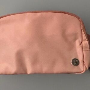 New Lululemon Everywhere Belt Bag 1L, Unisex Dew Pink Lululemon